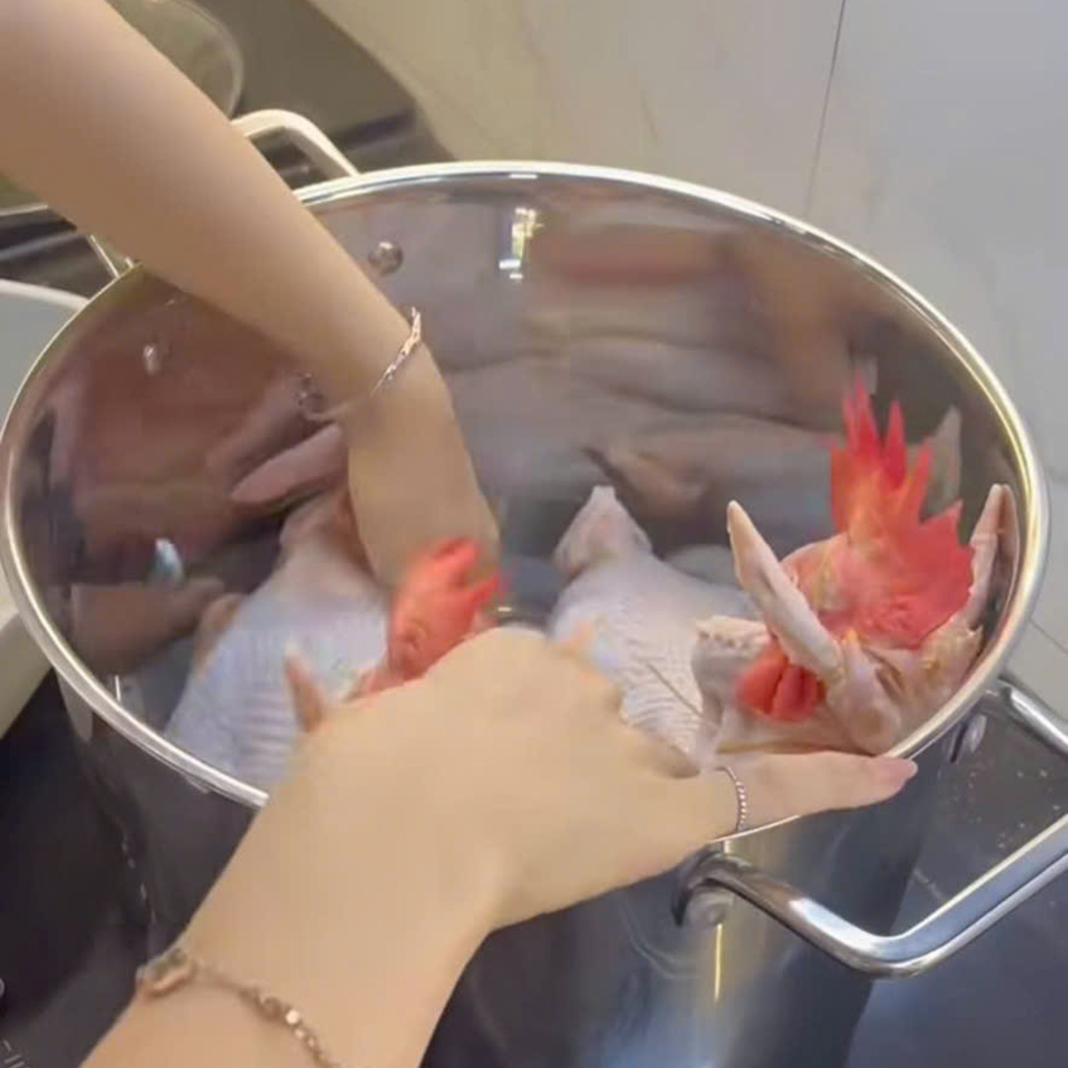 Ban sao cua Xanh la dam don gian khung khuyen mai dang instagram 7